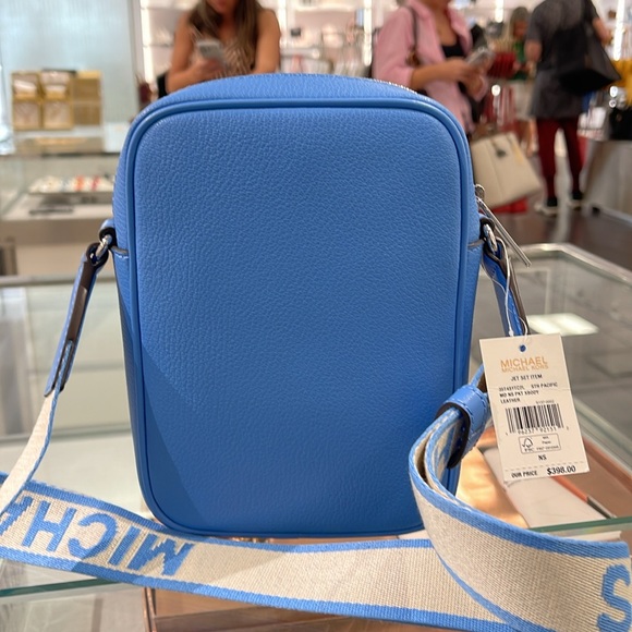 MICHAEL KORS Jet Set Medium Leather Crossbody Bag Flight
Sth Pacific
NWT - Picture 6 of 16